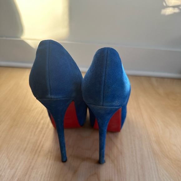 Bleu Suede Louboutin Platform Pumps - Picture 4 of 6